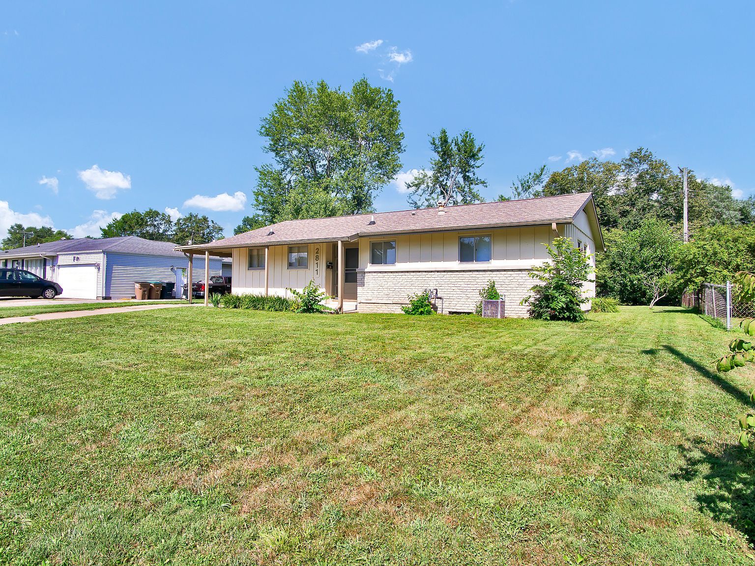 2811 Poplar Dr Columbus, IN 47203 - Thumbnail 4