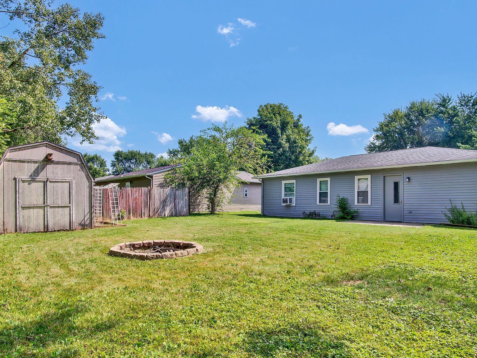 134 Schaefer Dr Hope, IN 47246 - Thumbnail 4