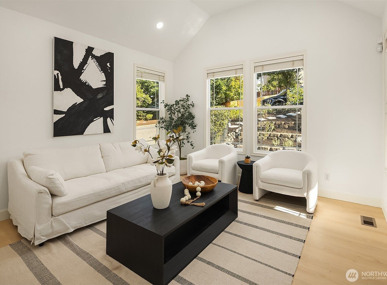 16255 SE 66th St Bellevue, WA 98006 - Thumbnail 4