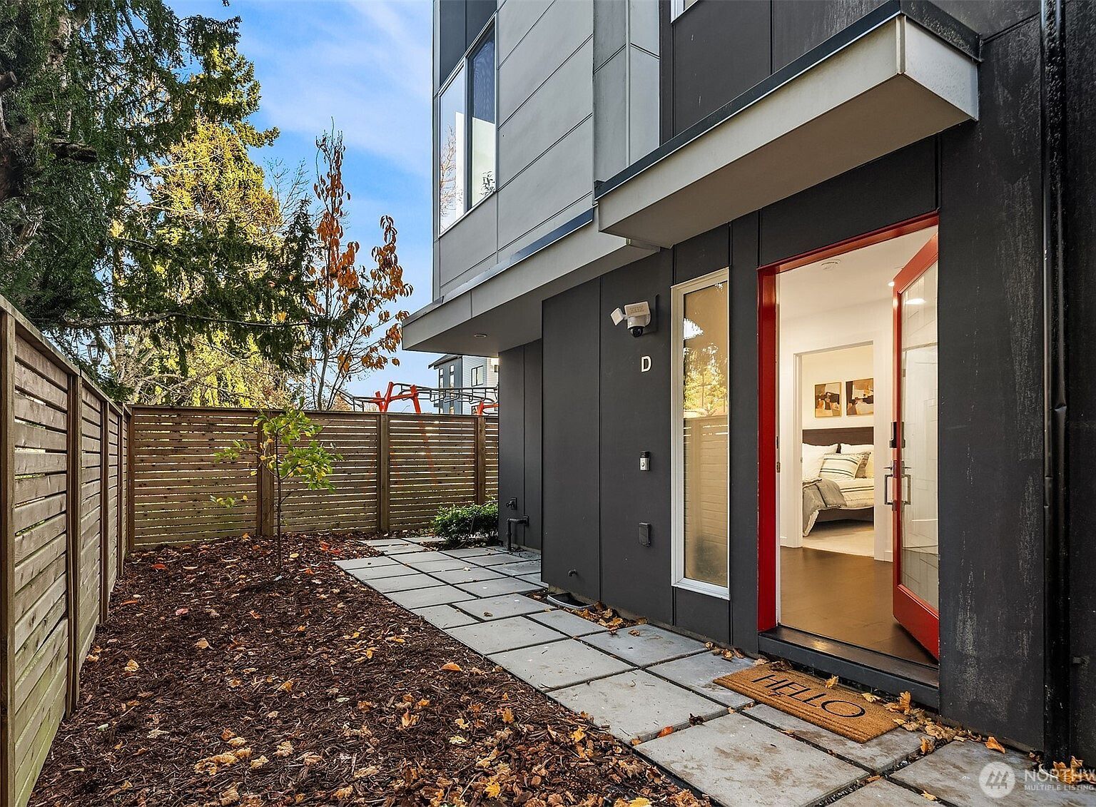 8340 Mary Ave NW #D Seattle, WA 98117 - Thumbnail 4