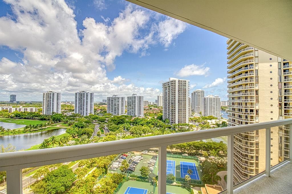 20185 E Country Club Dr APT 1709 Aventura, FL 33180 - Thumbnail 4