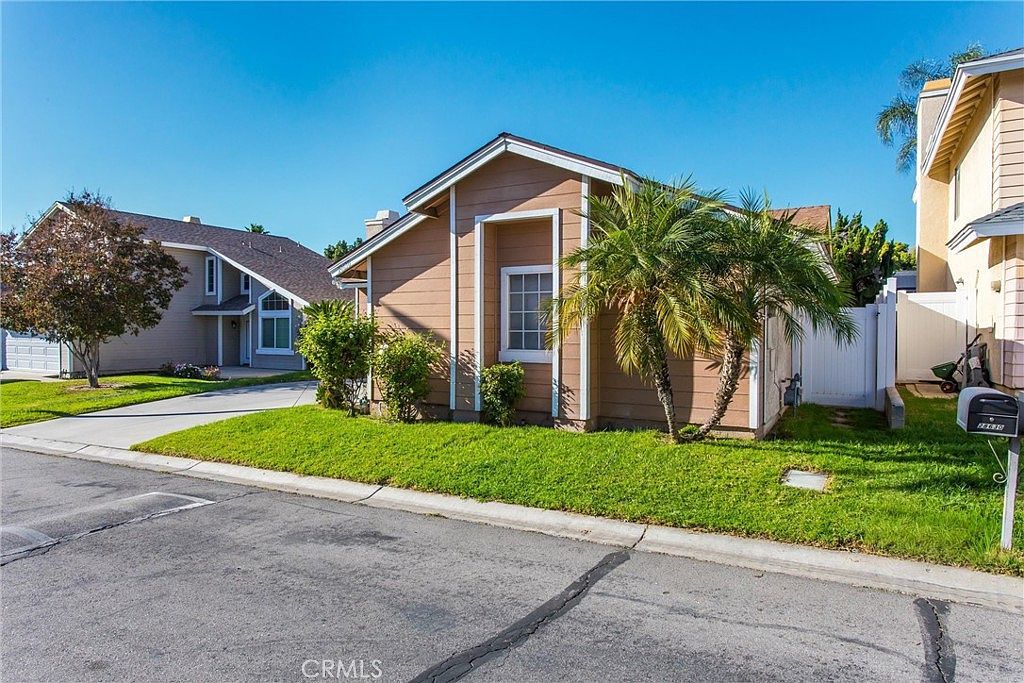 28630 Newcastle Rd Highland, CA 92346 - Thumbnail 4