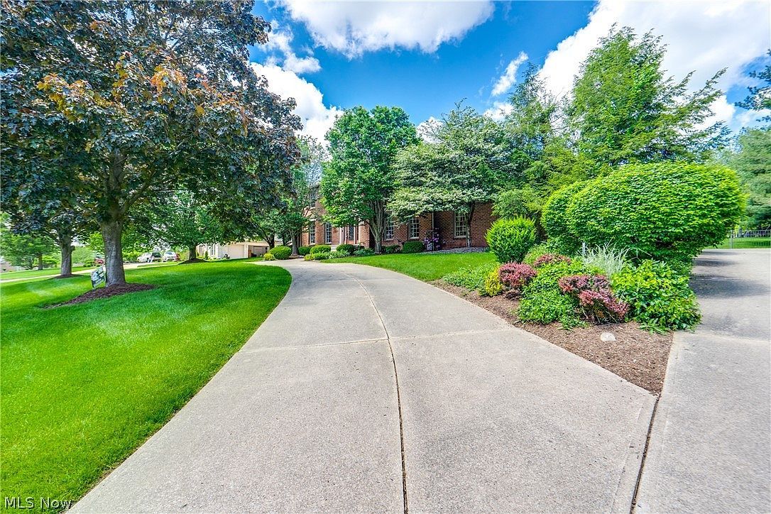 1325 Chantilly Cir NE Canton, OH 44721 - Thumbnail 4