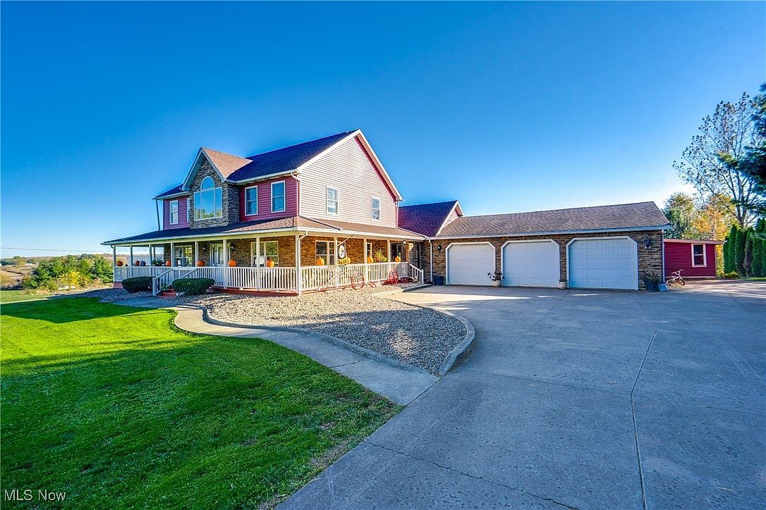 5616 Faircrest St SW Navarre, OH 44662 - Thumbnail 4