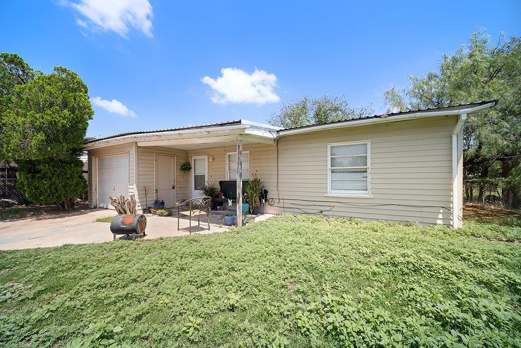 1213 Ridgeroad Dr Big Spring, TX 79720 - Thumbnail 4