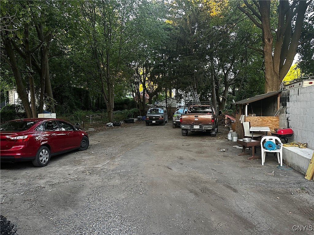 1210 Butternut St Syracuse, NY 13208 - Thumbnail 4