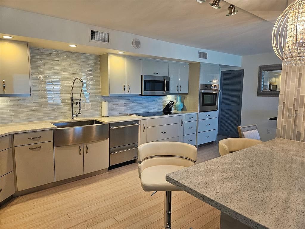 2295 Gulf Of Mexico Dr UNIT 83S Longboat Key, FL 34228 - Thumbnail 4