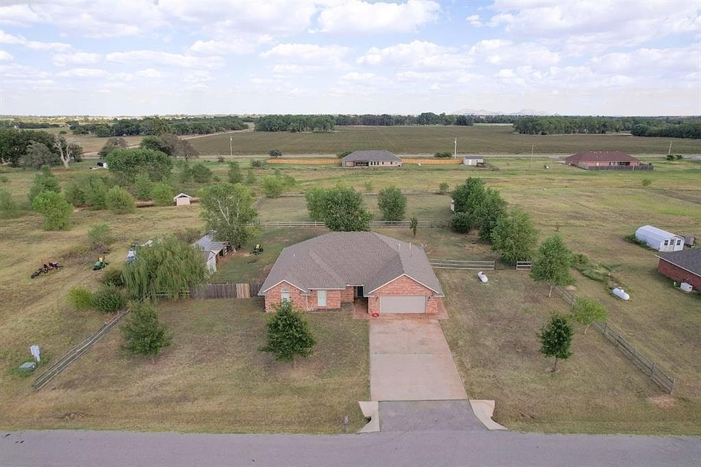 42 Freedom Cir Altus, OK 73521 - Thumbnail 4