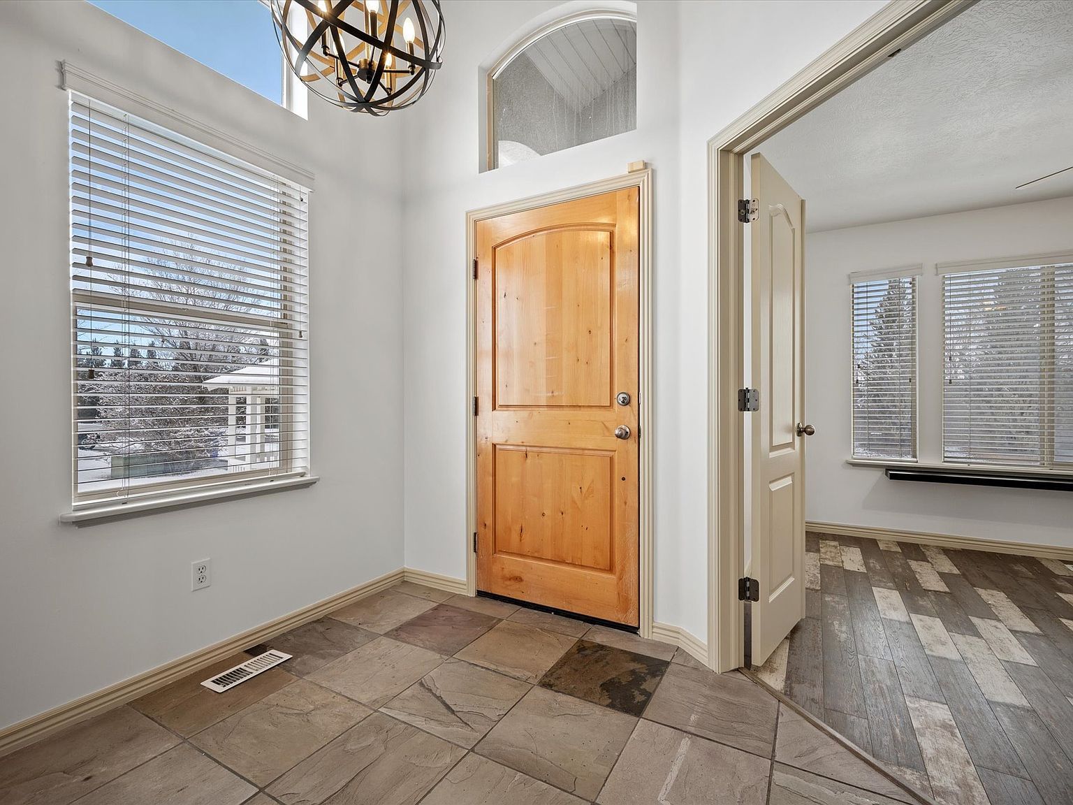 1952 E Meadow Downs Way Salt Lake City, UT 84121 - Thumbnail 4