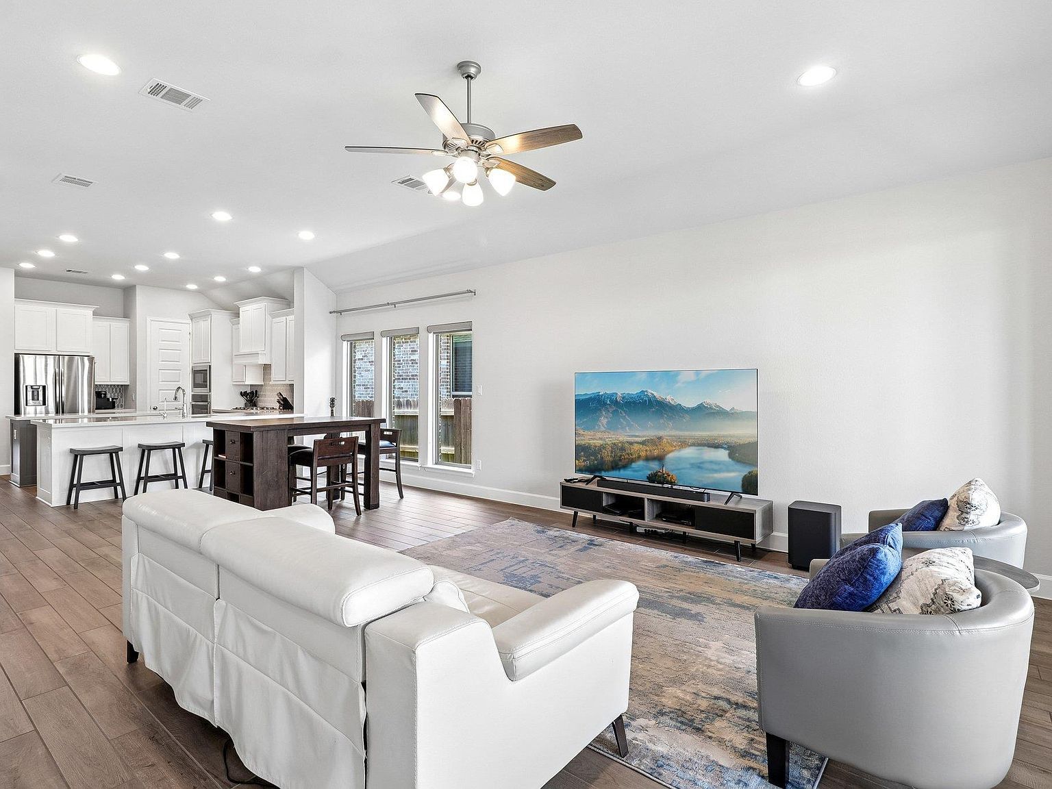 112 Chinaberry Bnd Bastrop, TX 78602 - Thumbnail 4