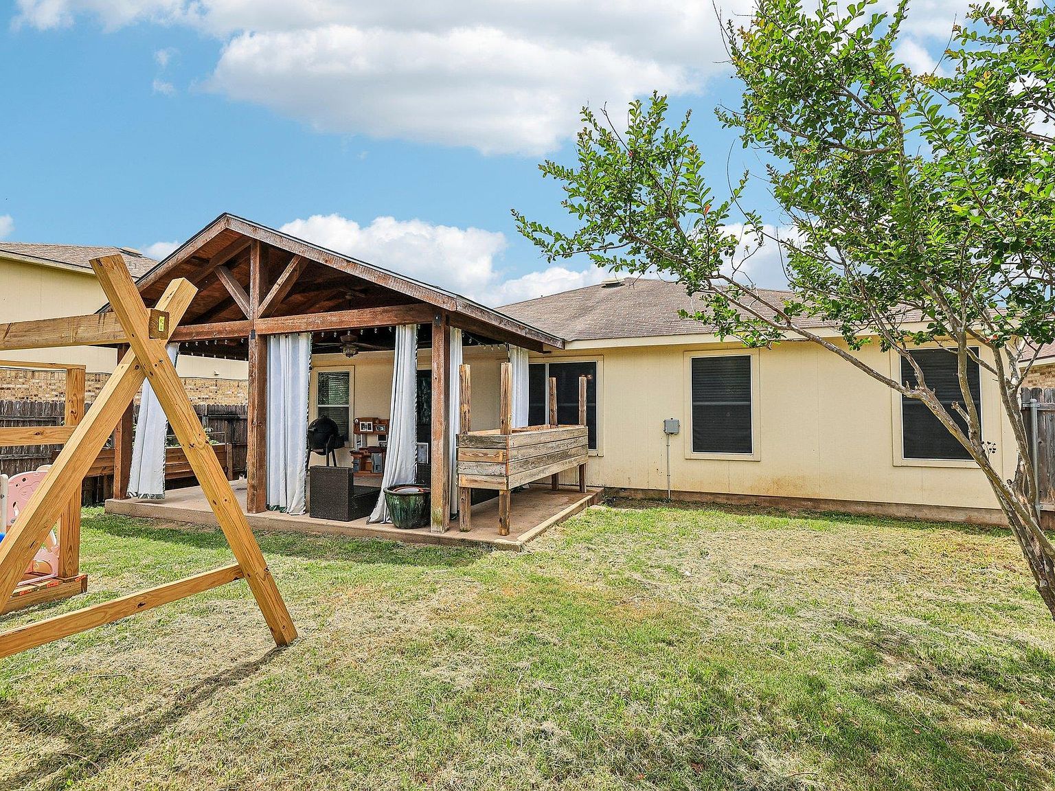 301 Bird Dog Bnd Bastrop, TX 78602 - Thumbnail 4
