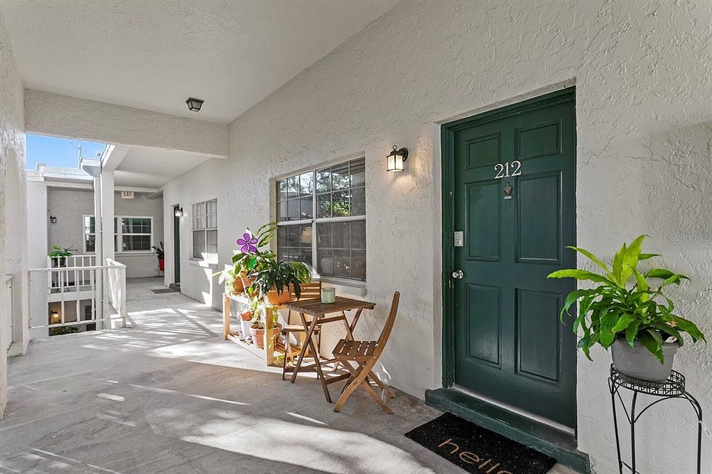 4335 Aegean Dr APT 212A Tampa, FL 33611 - Thumbnail 4