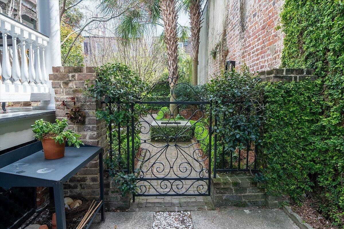 41 Society St Charleston, SC 29401 - Thumbnail 4