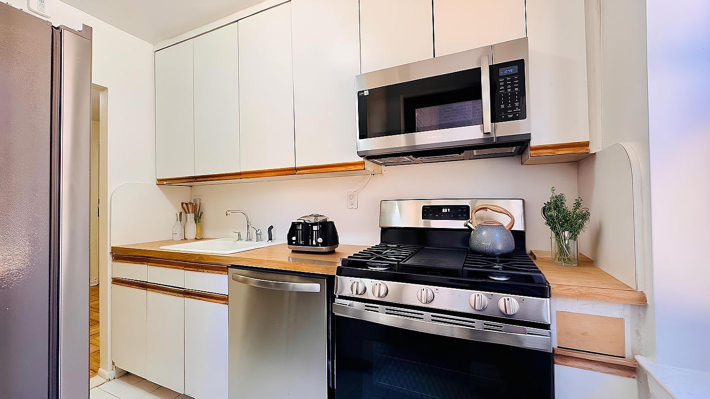 32-22 91st St #106 East Elmhurst, NY 11369 - Thumbnail 4