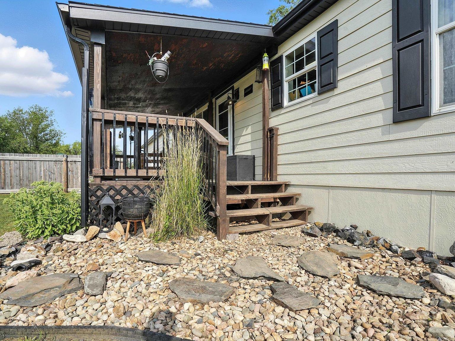 402 3rd St Nisland, SD 57762 - Thumbnail 4