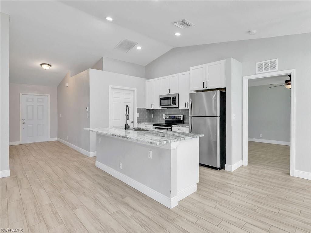 1104 NW 12th Ln Cape Coral, FL 33993 - Thumbnail 4