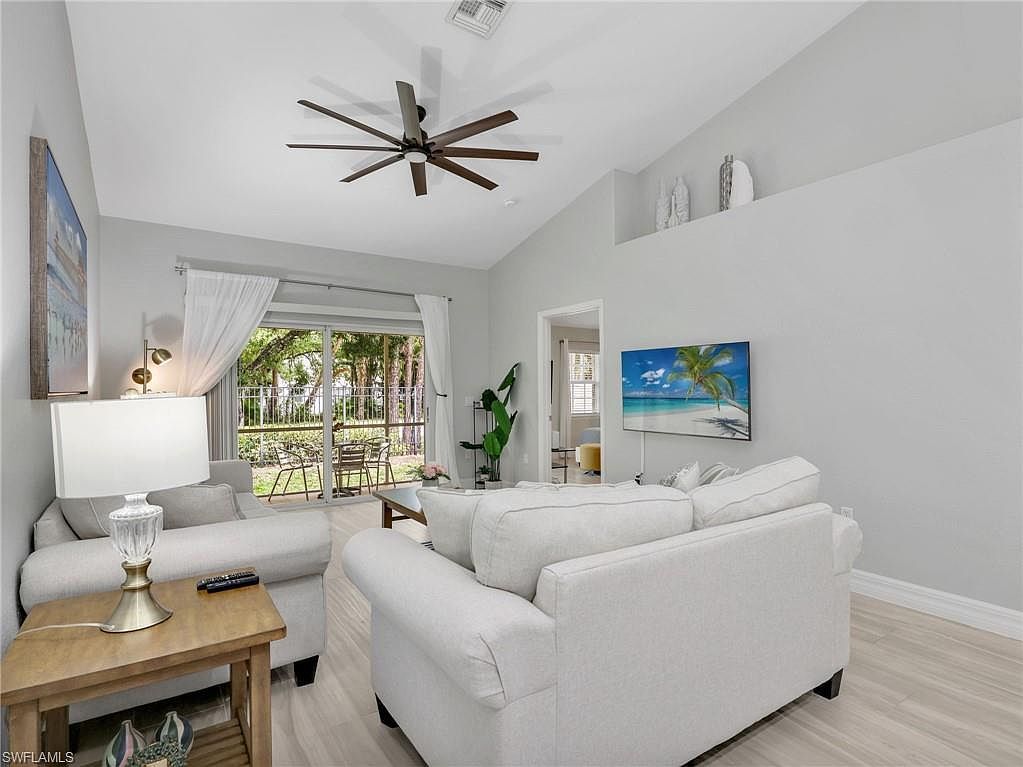 3505 Avion Woods Ct Unit 902 Naples, FL 34104 - Thumbnail 4