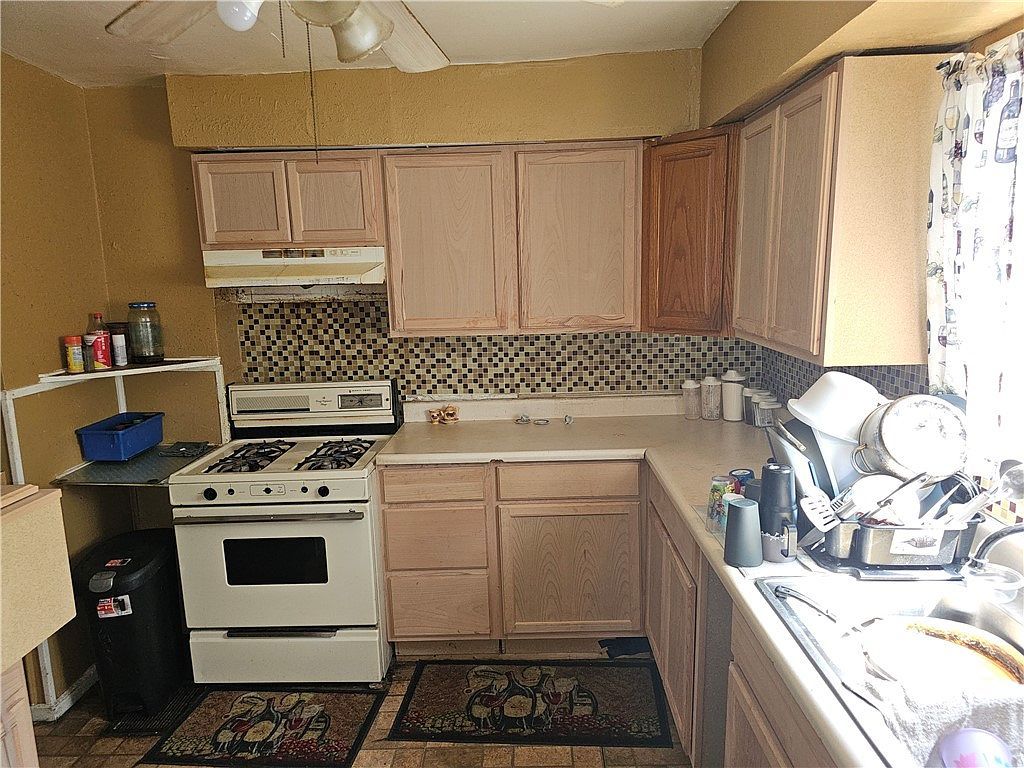 292-294 Carter St Rochester, NY 14621 - Thumbnail 4