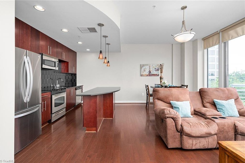 201 N Elm St STE 310 Greensboro, NC 27401 - Thumbnail 4