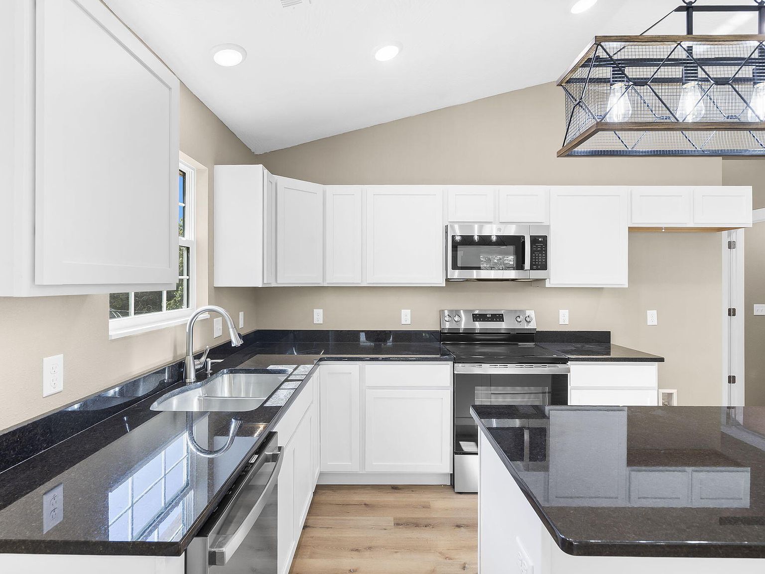 2783 Maple St Hollister, MO 65672 - Thumbnail 4