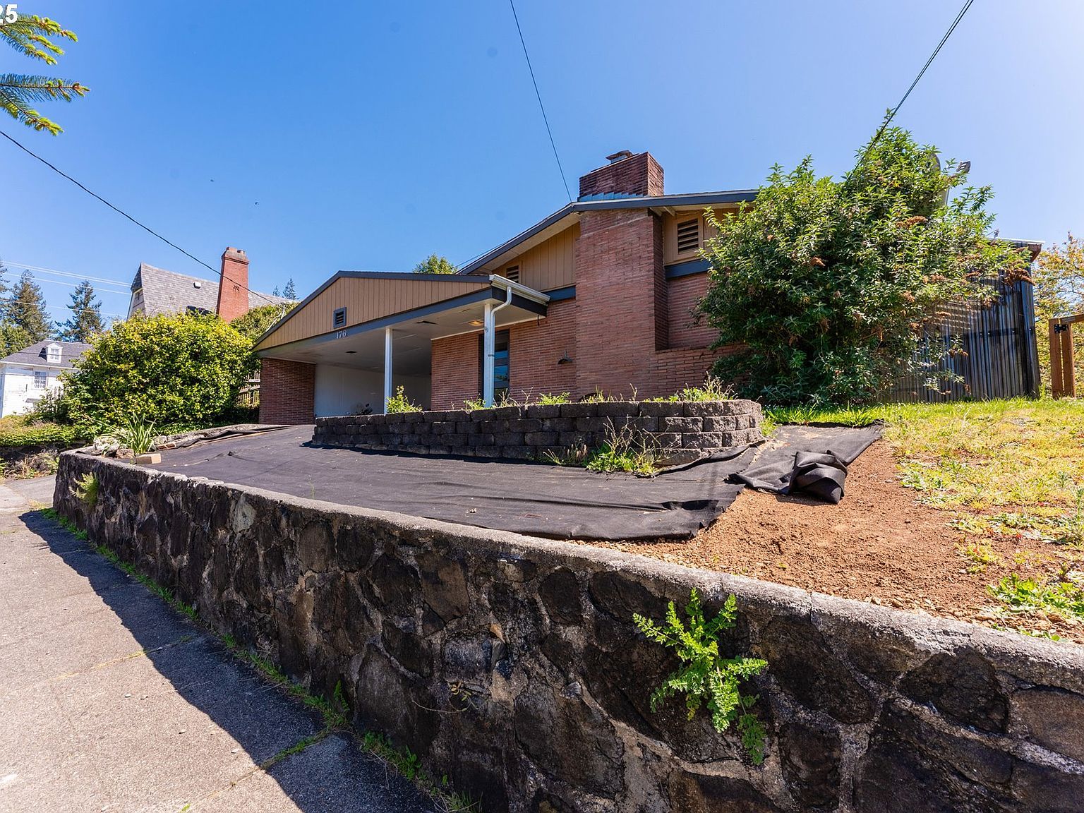 176 N Henry St Coquille, OR 97423 - Thumbnail 4