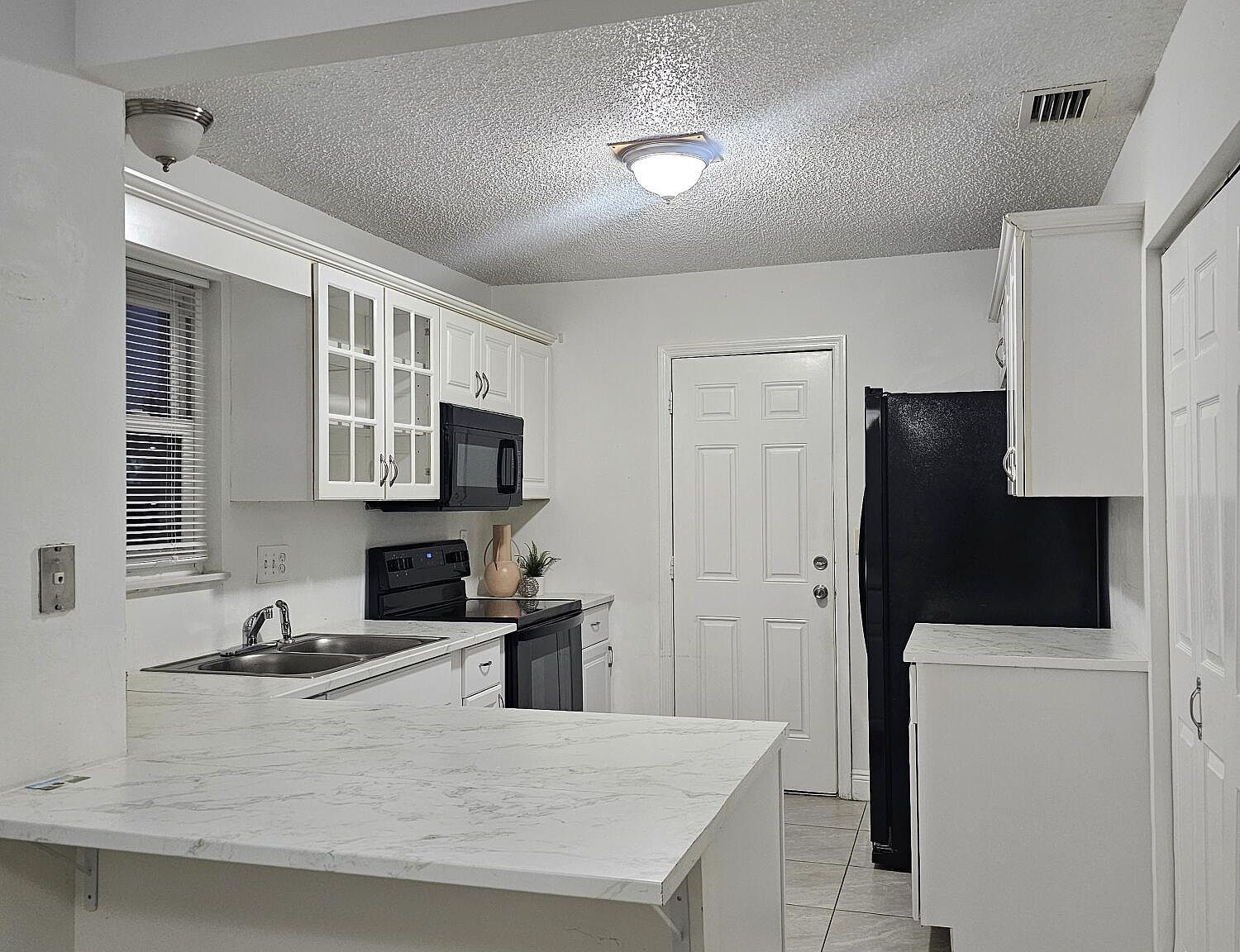 592 SW Banks Ter Port Saint Lucie, FL 34953 - Thumbnail 4