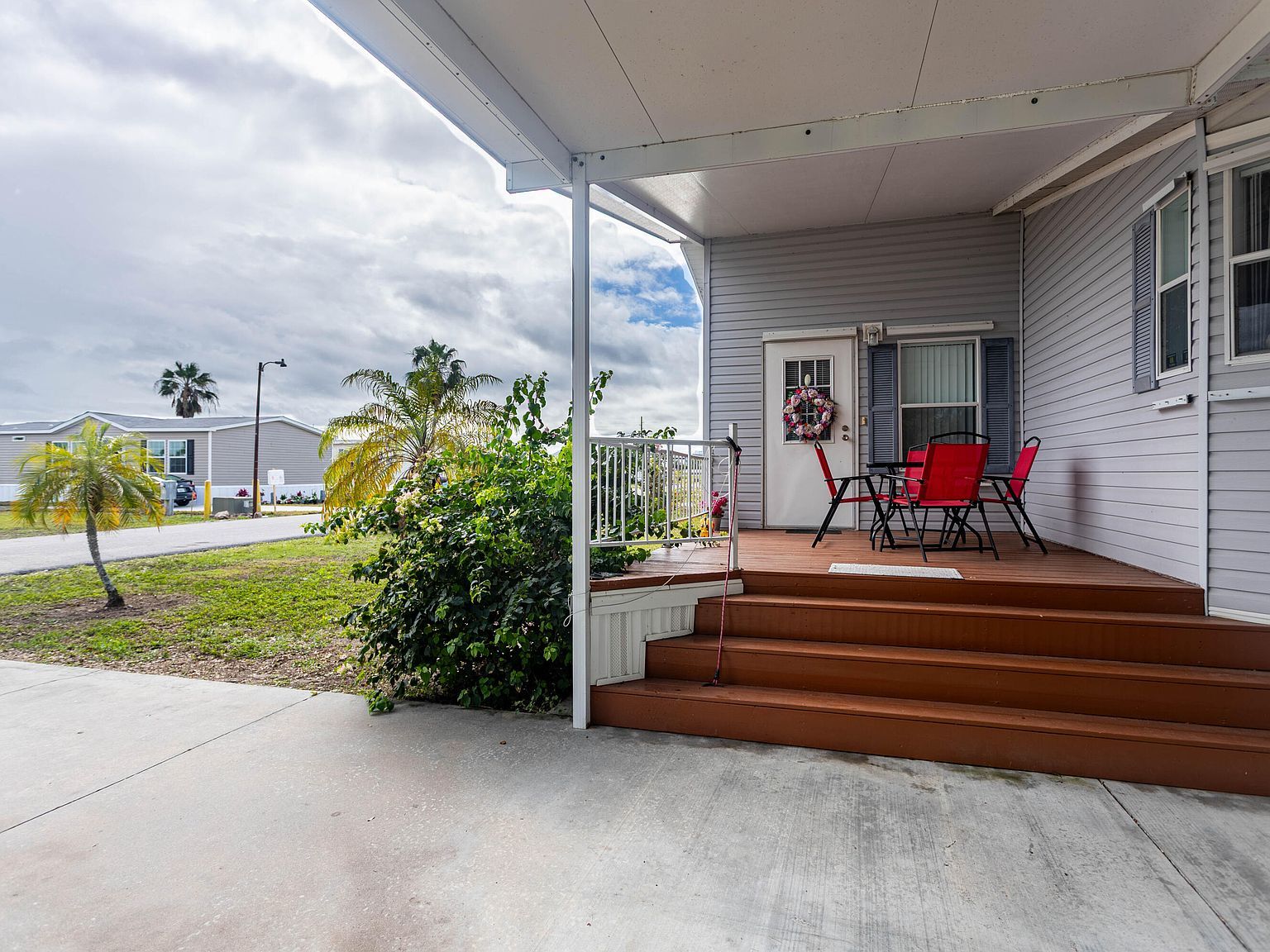 925 Yacht Club Way NW Moore Haven, FL 33471 - Thumbnail 4