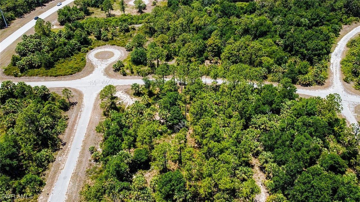 Hampshire Cir N Sarasota, FL 34236 - Thumbnail 4