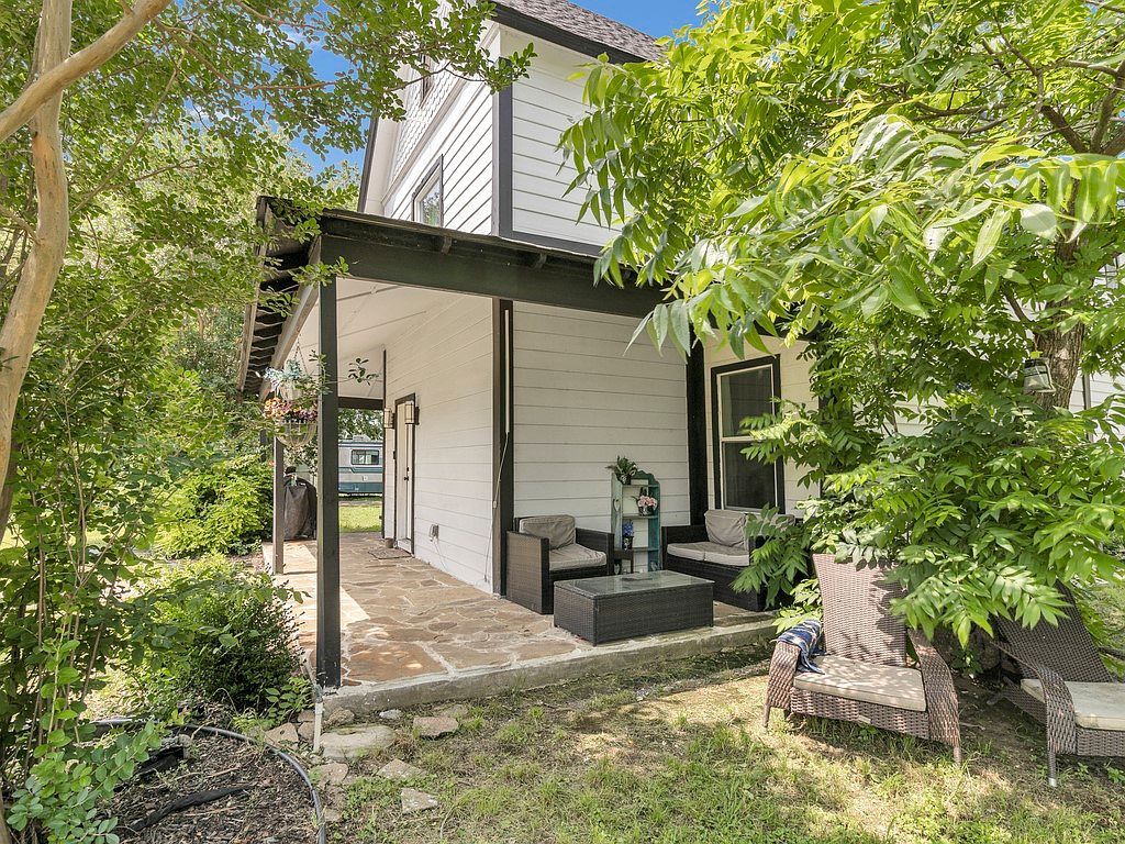 401 S 2nd St Wortham, TX 76693 - Thumbnail 4