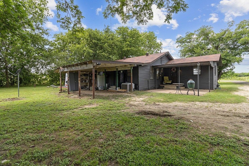 601 E San Saba St Wortham, TX 76693 - Thumbnail 4