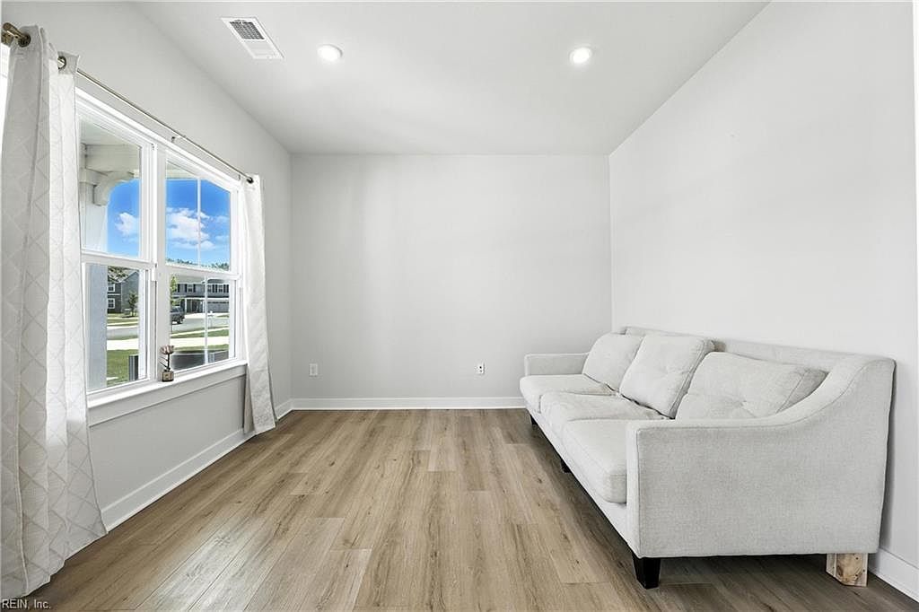 1305 London St Elizabeth City, NC 27909 - Thumbnail 4