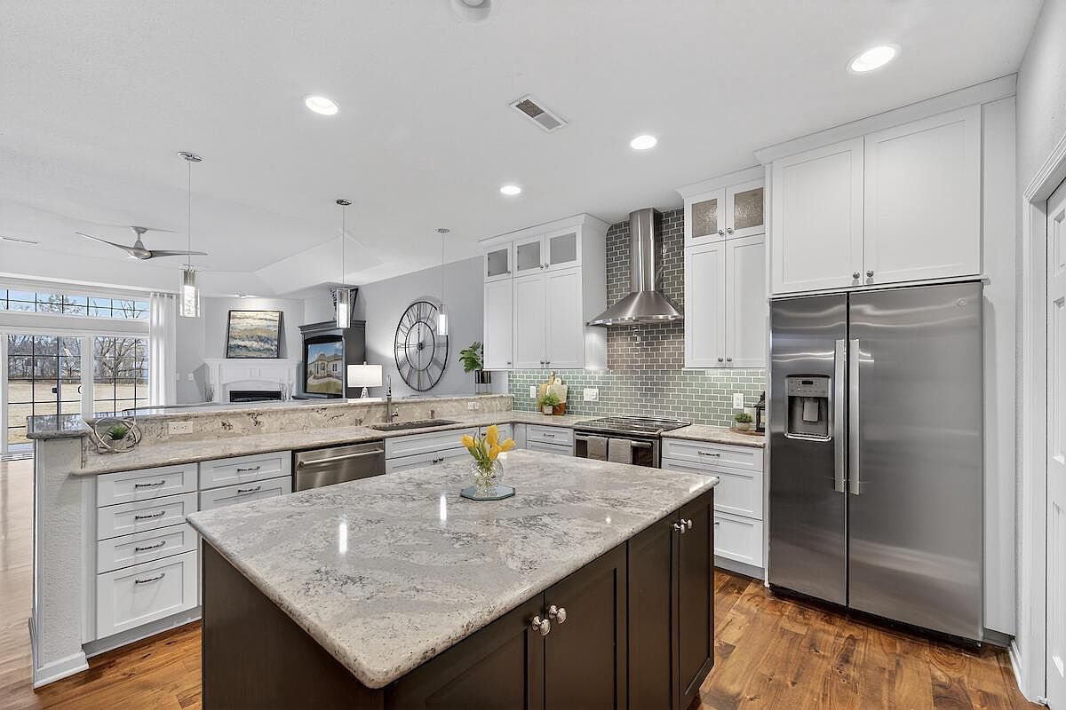 W162N5503 Westwind Dr Menomonee Falls, WI 53051 - Thumbnail 4