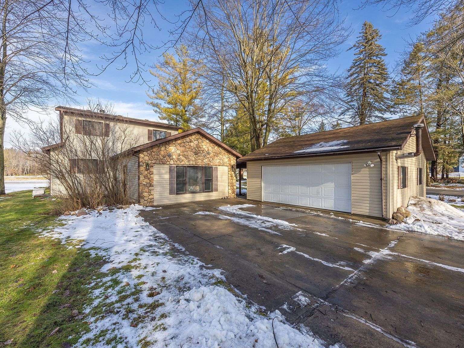 9158 Elmwood Ct #185 Stanwood, MI 49346 - Thumbnail 4