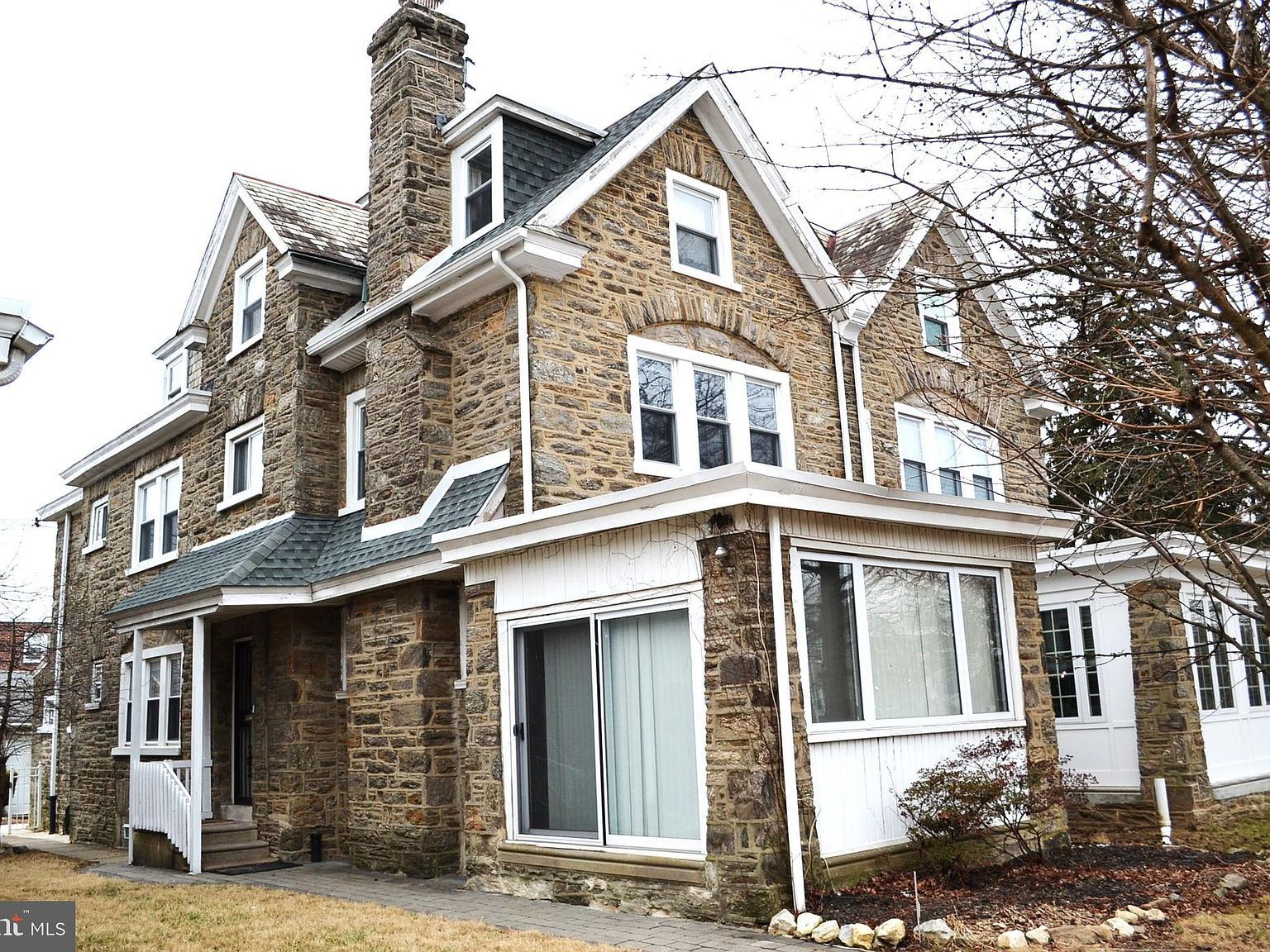 802 E Phil Ellena St Philadelphia, PA 19119 - Thumbnail 4