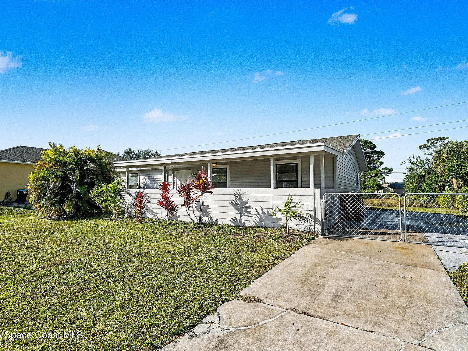 1026 Camden Ave NW Palm Bay, FL 32907 - Thumbnail 4