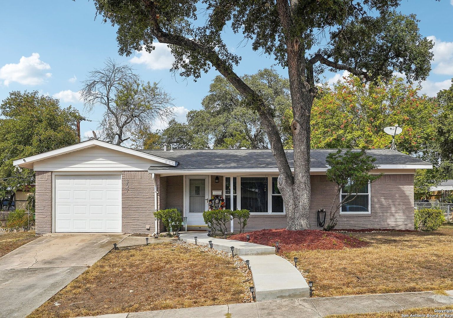 307 Rexford Dr San Antonio, TX 78216 - Thumbnail 4