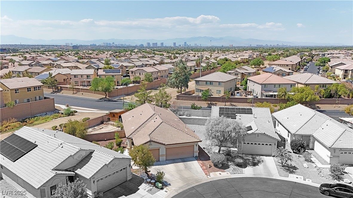 3895 Squirrel St Las Vegas, NV 89122 - Thumbnail 4