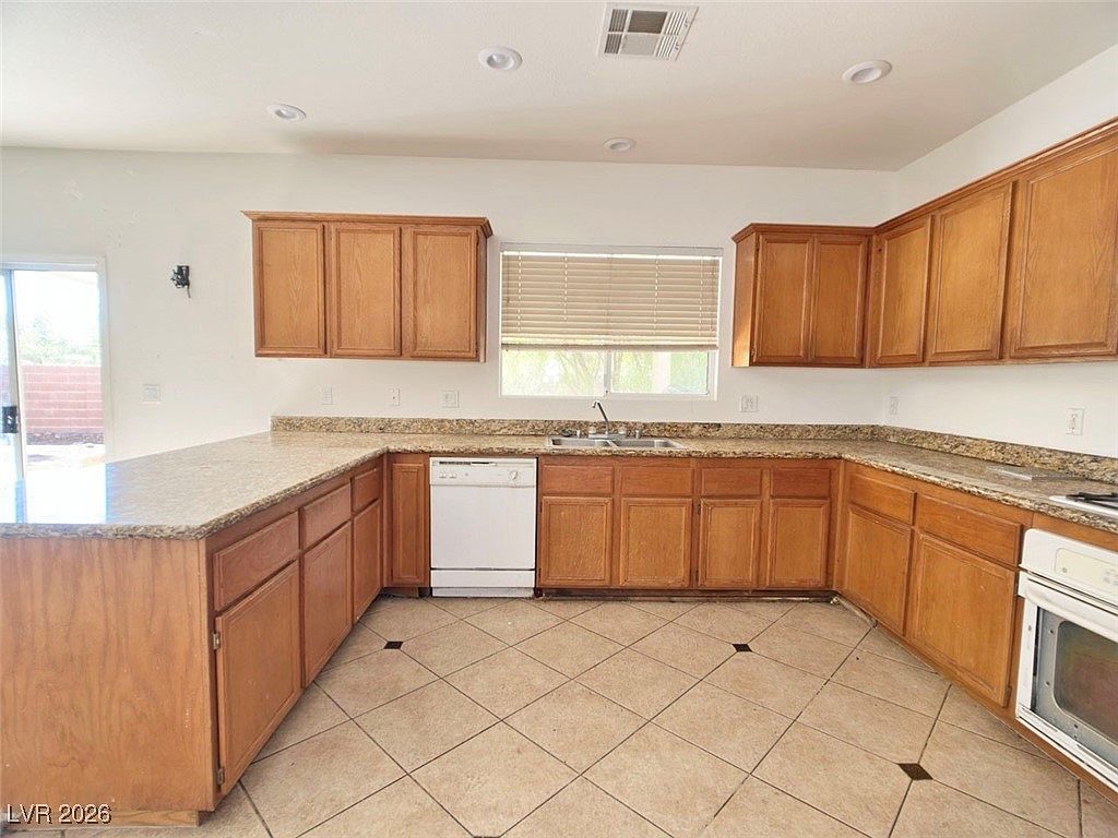 6141 Sugar Creek Dr North Las Vegas, NV 89081 - Thumbnail 4