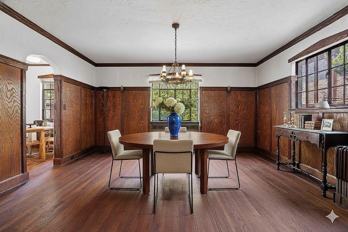 17615 Croydon Rd Jamaica, NY 11432 - Thumbnail 4