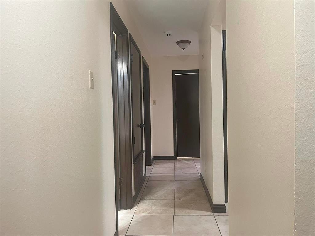 1308 Eisenhower Dr Laredo, TX 78046 - Thumbnail 4