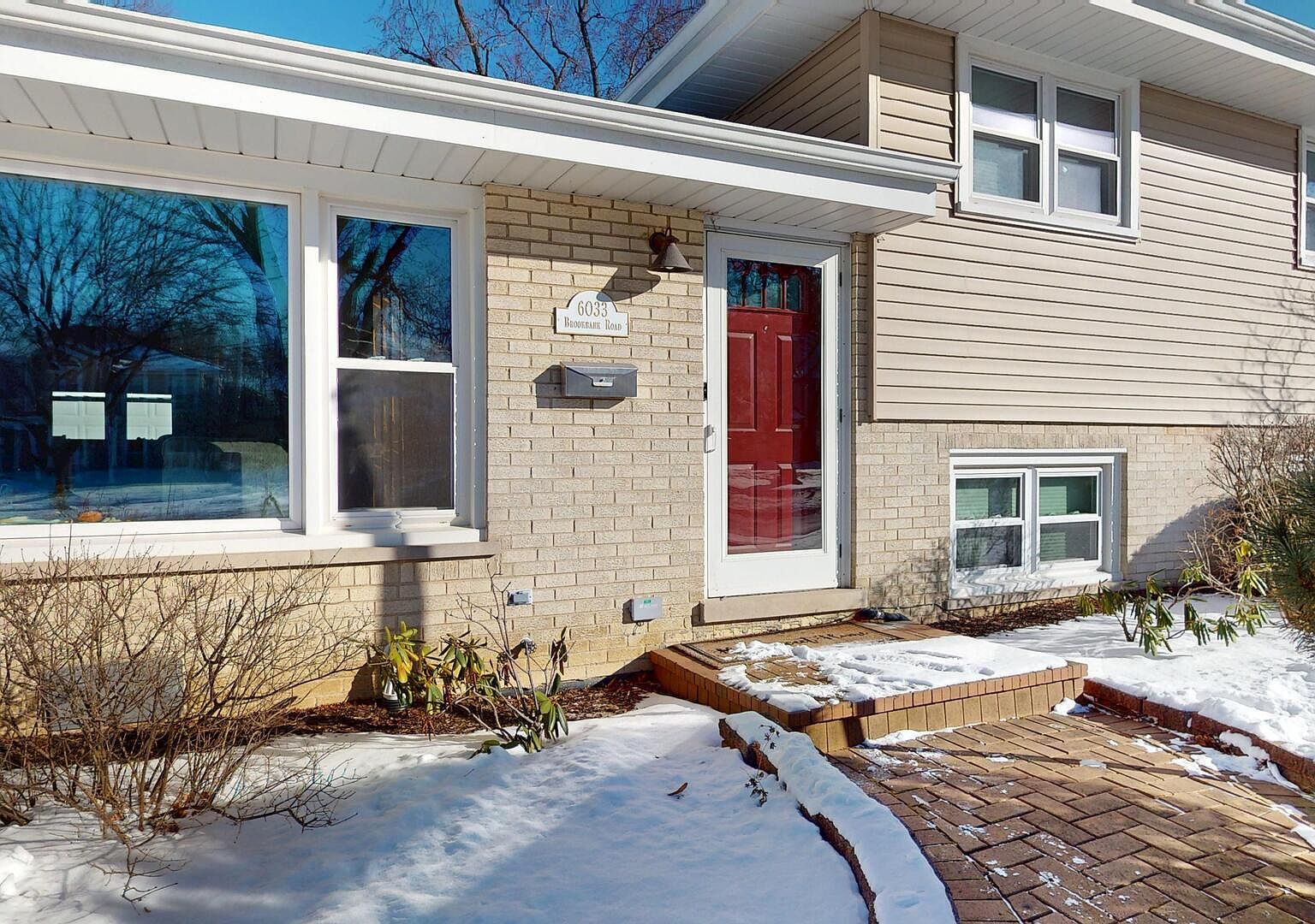 6033 Brookbank Rd Downers Grove, IL 60516 - Thumbnail 4