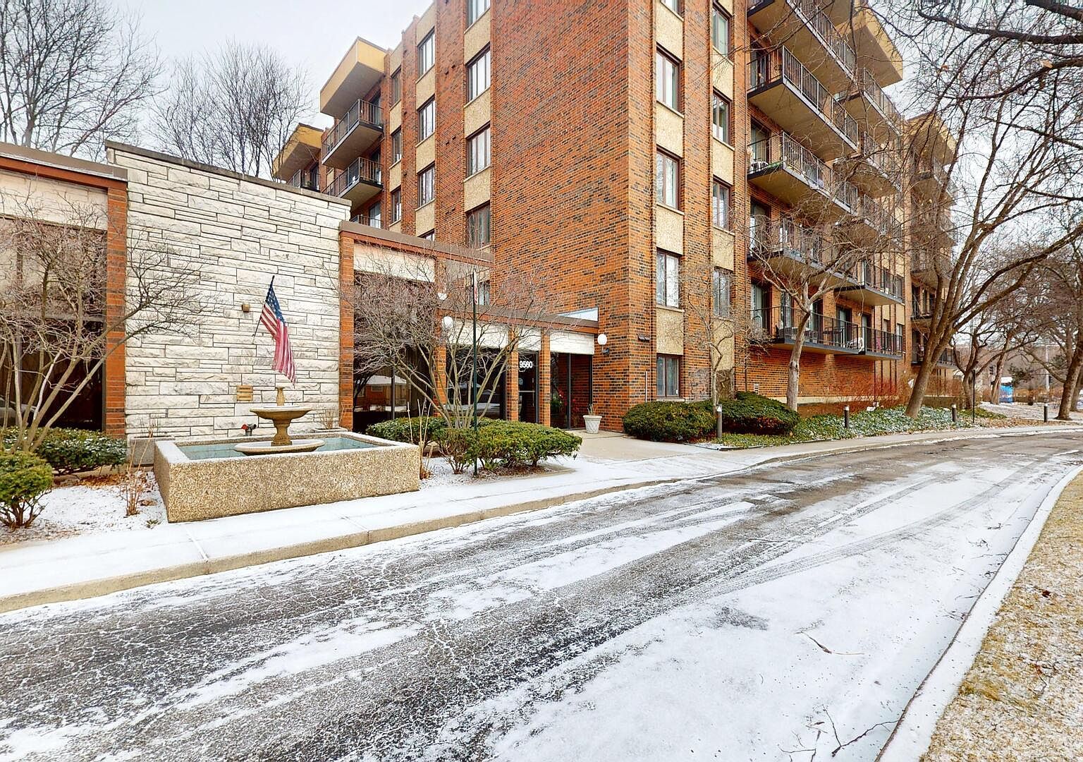 9560 Gross Point Rd APT 404B Skokie, IL 60076 - Thumbnail 4