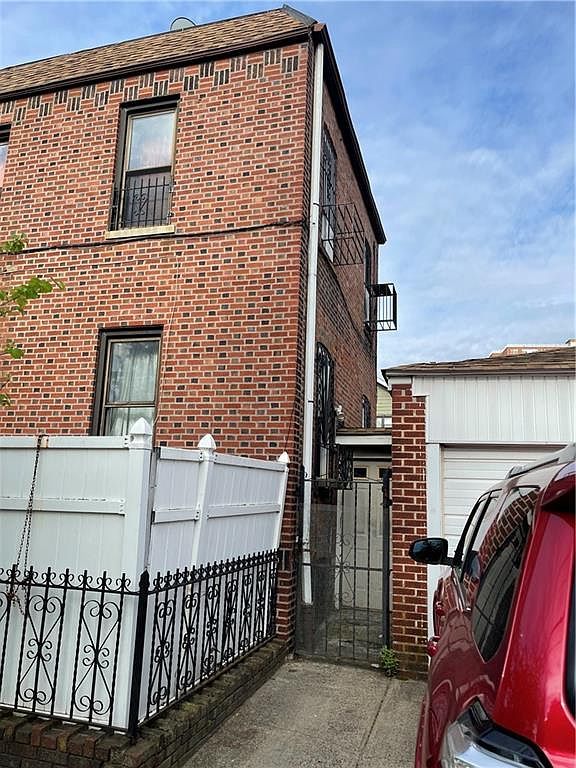 3523 Avenue I Brooklyn, NY 11210 - Thumbnail 4