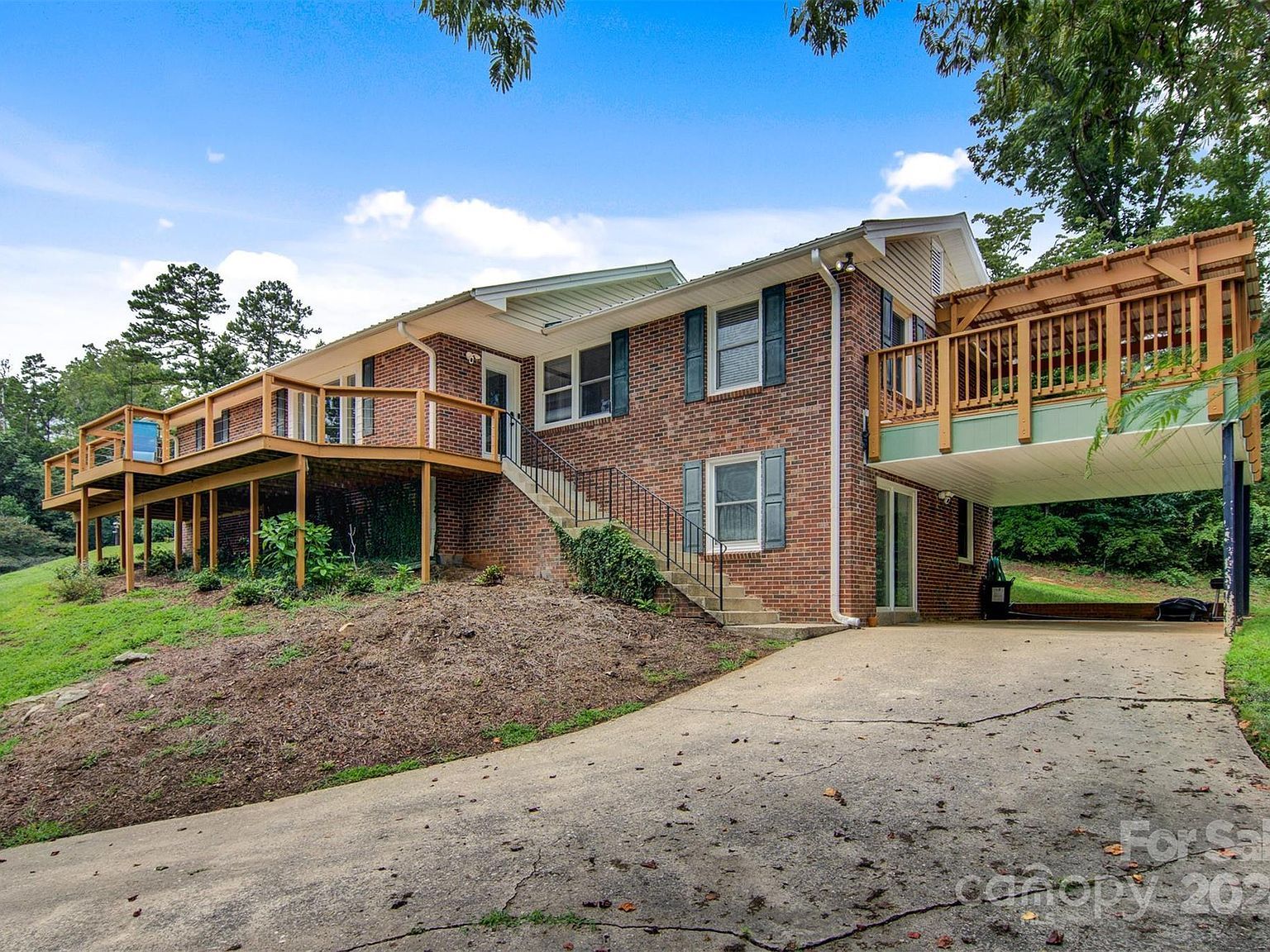 6294 Southlake Dr Hickory, NC 28601 - Thumbnail 4