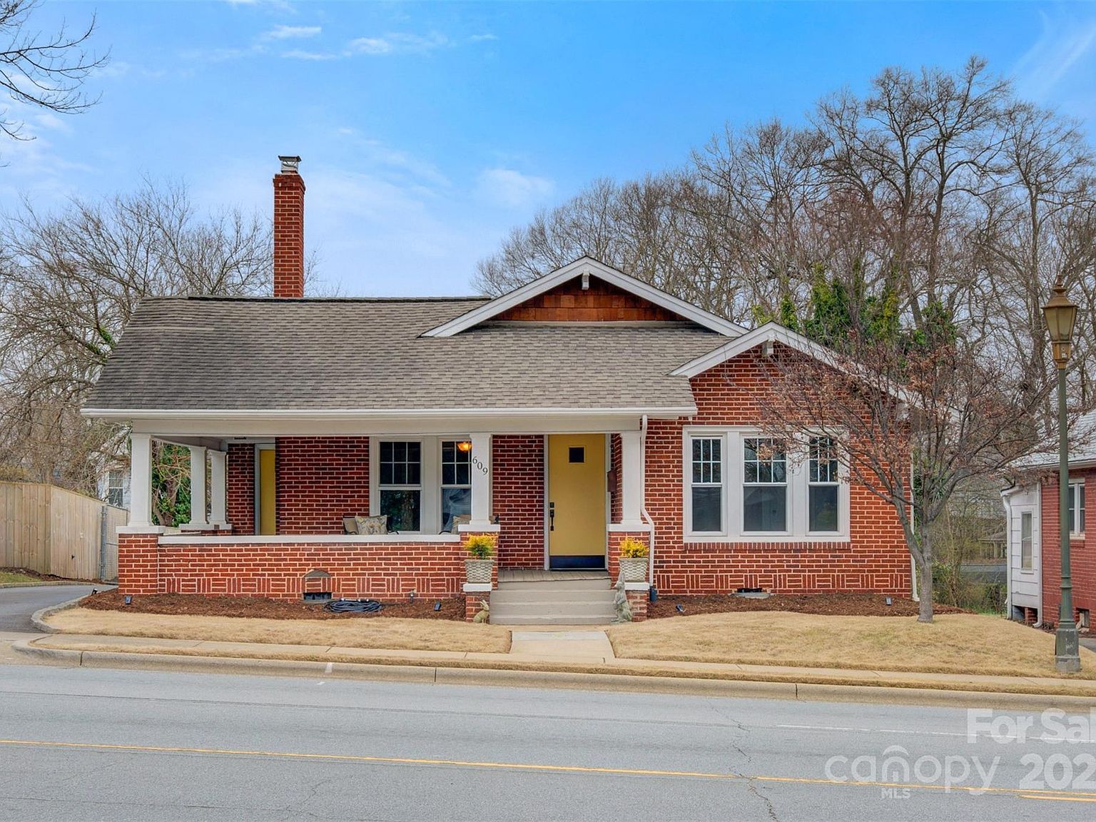 609 2nd St NE Hickory, NC 28601 - Thumbnail 4