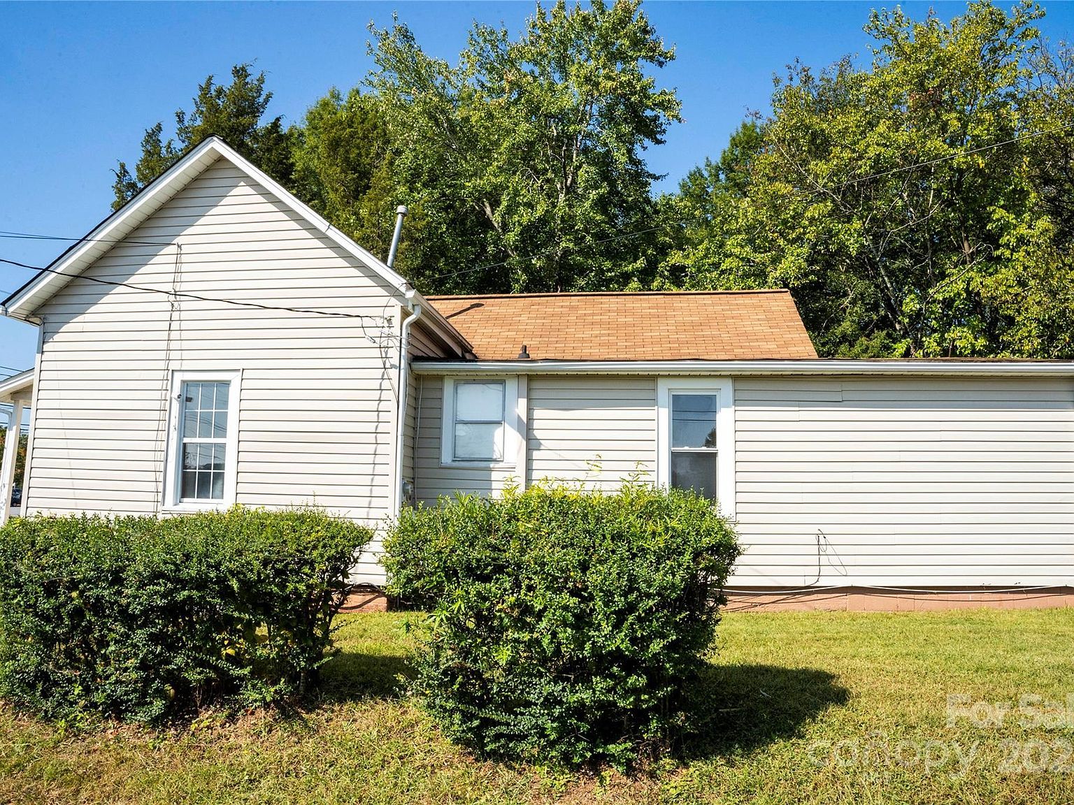 345 14th Ave NE Hickory, NC 28601 - Thumbnail 4