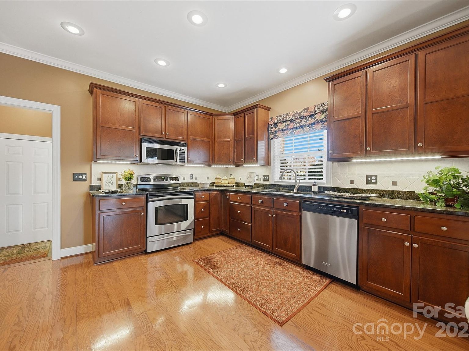 4410 1st Street Dr NW Hickory, NC 28601 - Thumbnail 4