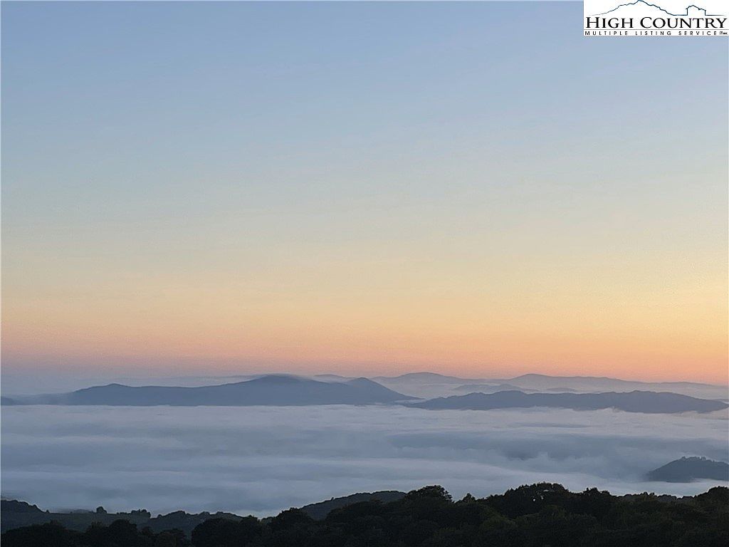 220 Northridge Rd APT 16 Beech Mountain, NC 28604 - Thumbnail 4