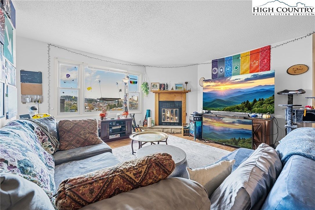 200 Pilgrims Way APT 12 Boone, NC 28607 - Thumbnail 4