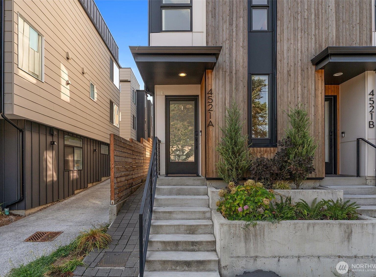 4521 Sunnyside Ave N #A Seattle, WA 98103 - Thumbnail 4